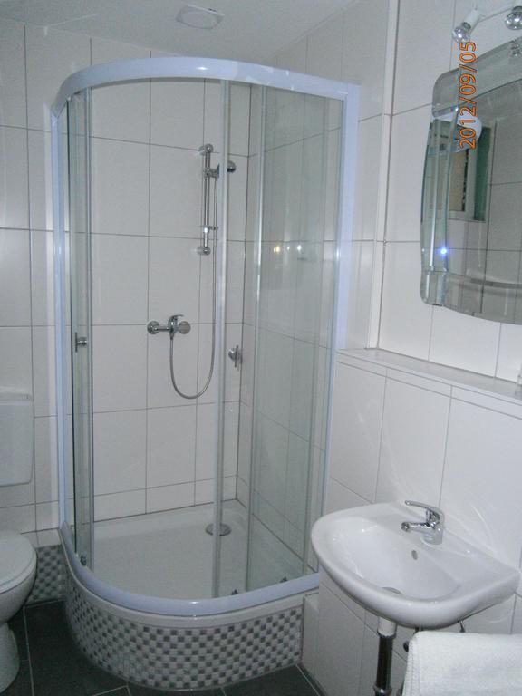 Hotel Pension Café Am Rheinsteig Leutesdorf Habitación foto